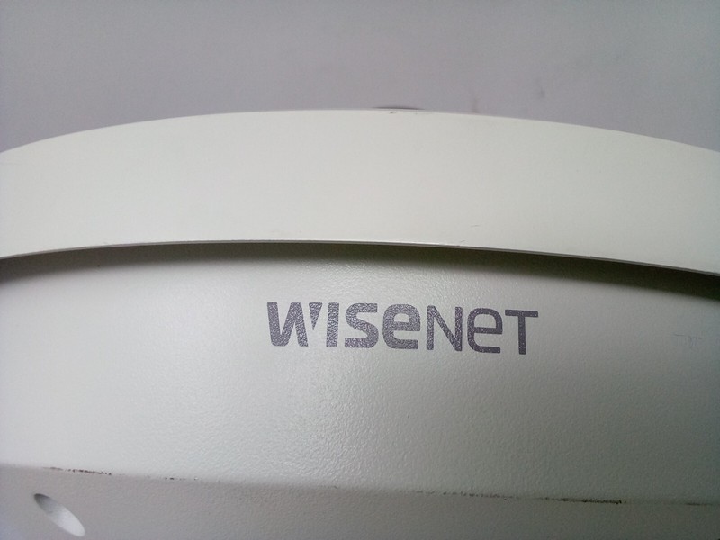Techwin Wisenet IP Camera Indoor/Outdoor White/Aluminum {Rotate Lens-180'/220'} gallery