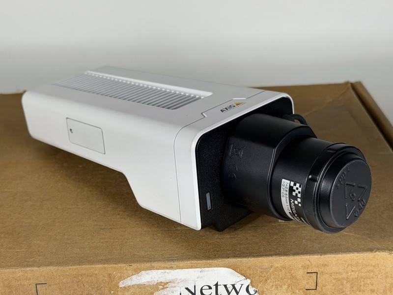 AXIS P1367 5-Megapixel Indoor Varifocal Network Box Security Camera - NEW gallery