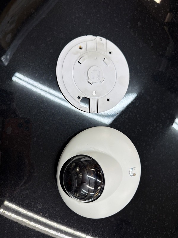 Ubiquiti UVC-G3-DOME Wide-Angle Lens 1080p Security Camera + Bracket