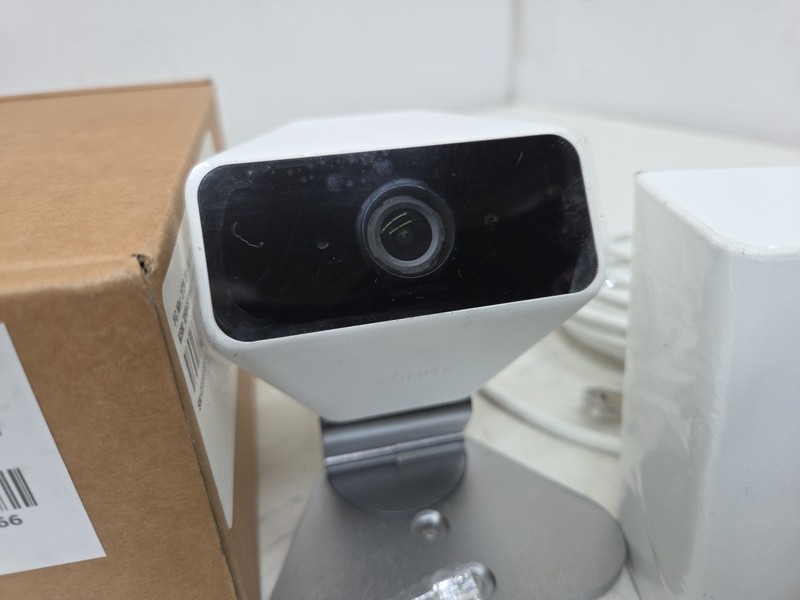 Xfinity Schc2AEW Home Wireless Security Camera 720p Hd White Model SCHX4AEW gallery