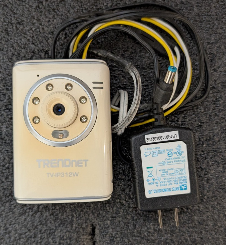 Trendnet Wireless 2-Way Audio Day/Night Internet Camera Server TV-IP312W/A w USB