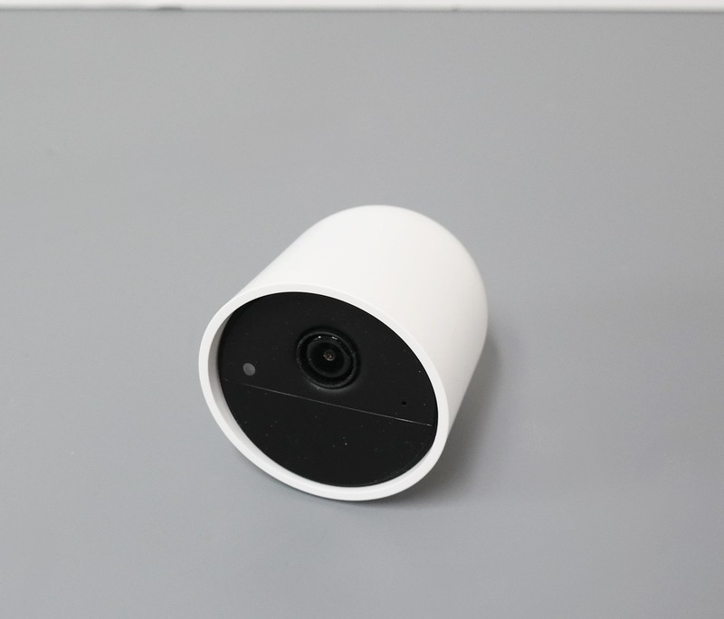 Philips Hue 581504 Wired Security Camera - White gallery