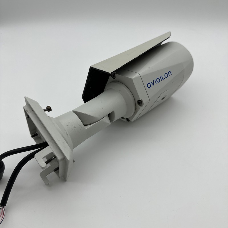 Avigilon 6.0C-H5A-BO1-IR Bullet Camera 4.9-8mm 6.0MP LightCatcher Analytics gallery