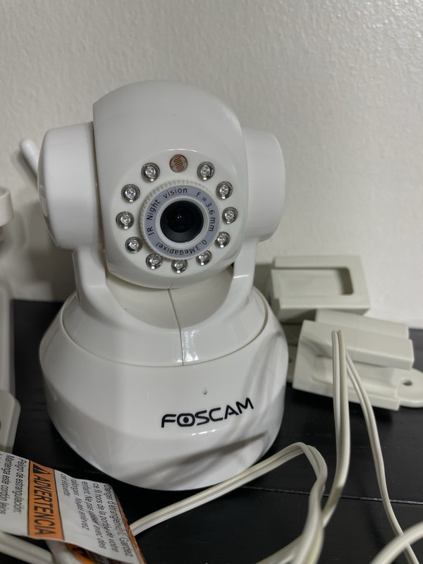 Foscam FI8910W White Wireless Tilt Two-Way Audio Night Vision IP Network Camera gallery