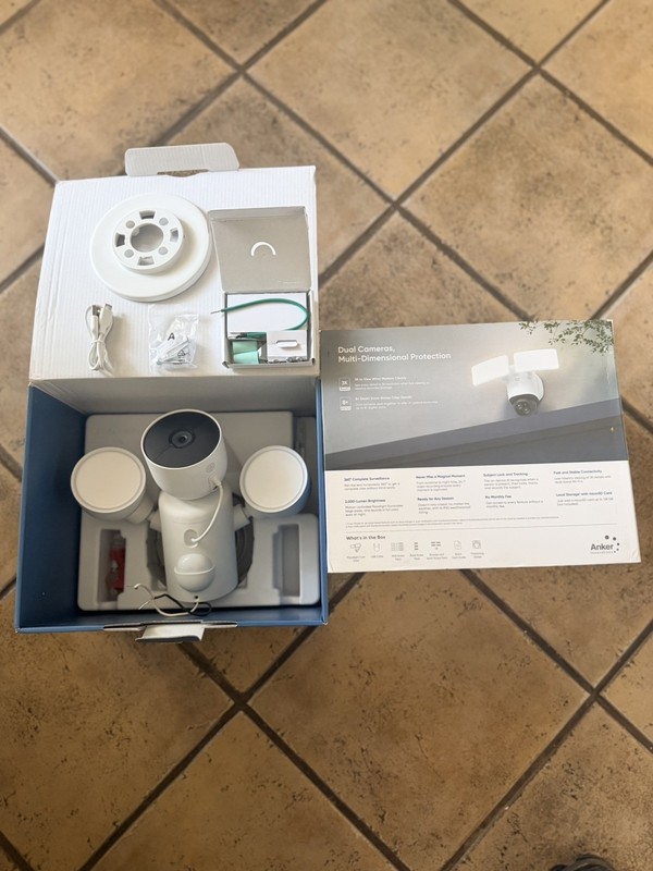 Google Nest Cam With Floodlight Outdoor Surveillance Camera White gallery