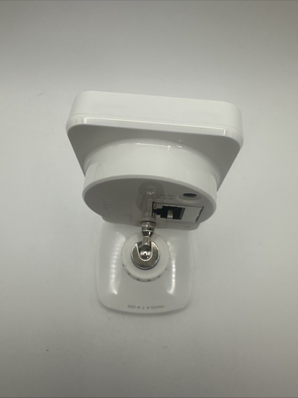 Samsung - SmartCam Wireless & Wired IP Security Camera SNH-1011N - NEW Open Box gallery