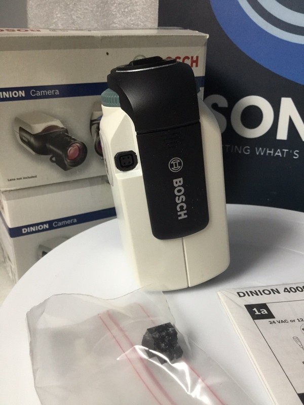 Bosch VBC-4075-C21 Surveillance Color Camera W/720TVL 3.5-8mm Mount Bracket NEW! gallery