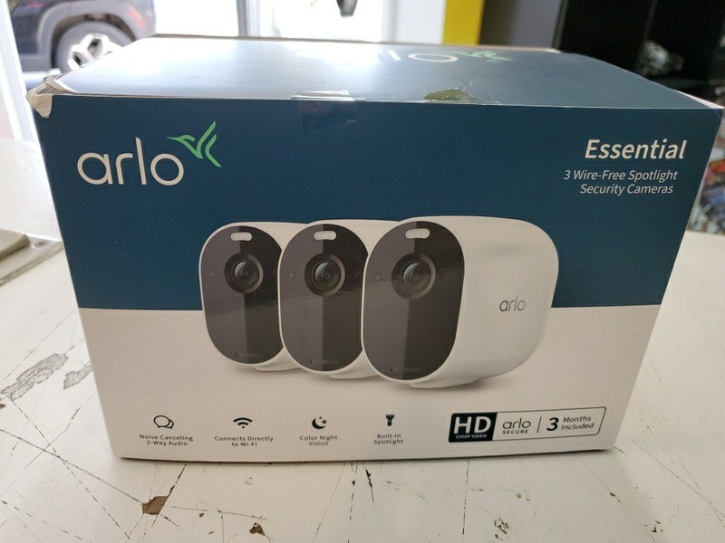 ARLO ESSENTIAL 3-WIRE-FREE SPOTLIGHT SECURITY CAMERAS VMC2330-100NAS – New