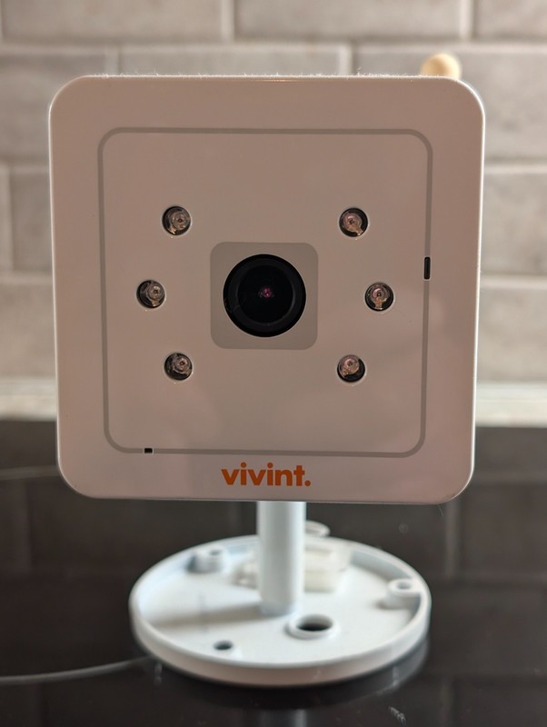 *** WORKING VIVINT ADC-V520IR Wireless Indoor Security Camera video Surveillance