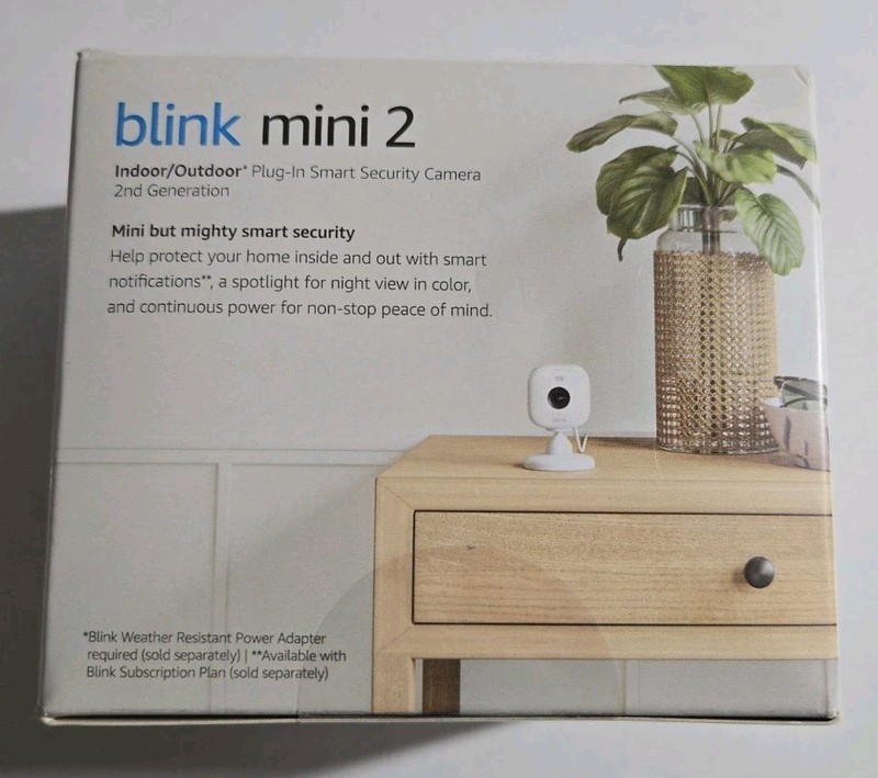 Blink Mini 2 1080p Security Camera with Built-in Mic - White gallery