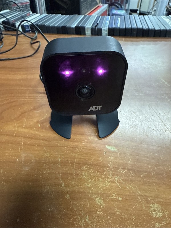 ADT Wireless Network Camera RC8326 Read