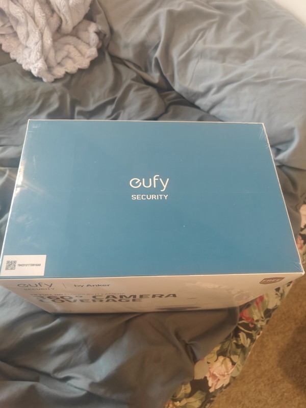 Eufy T8423 360 Degree Pan & Security Floodlight Cam 2 Pro - White gallery