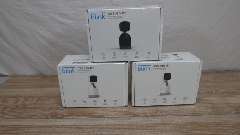 Blink Mini Pan-Tilt Plug-in Camera