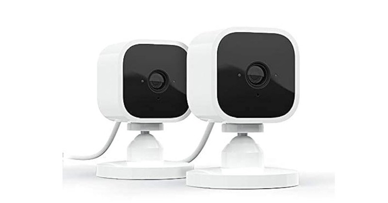 Blink Mini – 3 Compact Indoor Plug-In Smart Security Camera, 1080P HD Video X3 gallery
