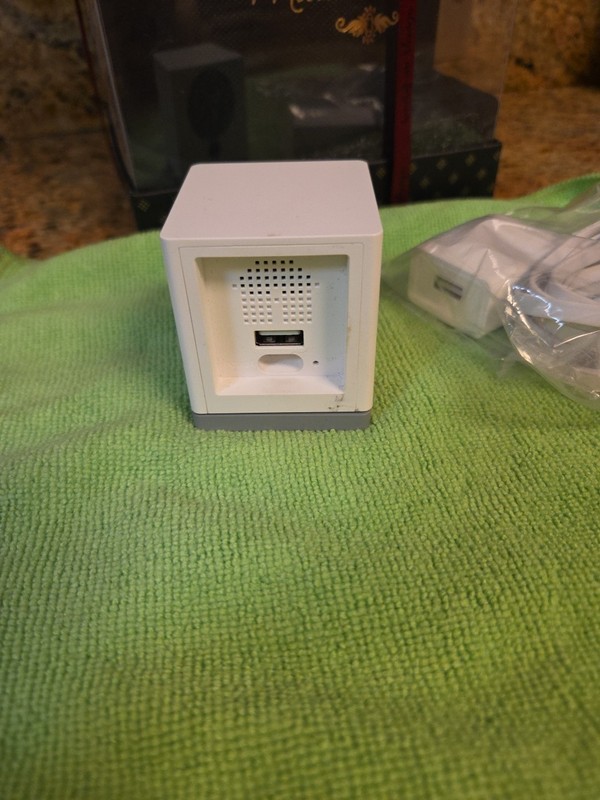 Wyze Cam V2 HD Indoor Wireless Smart Camera (WYZEC2) W/ Power Supply gallery