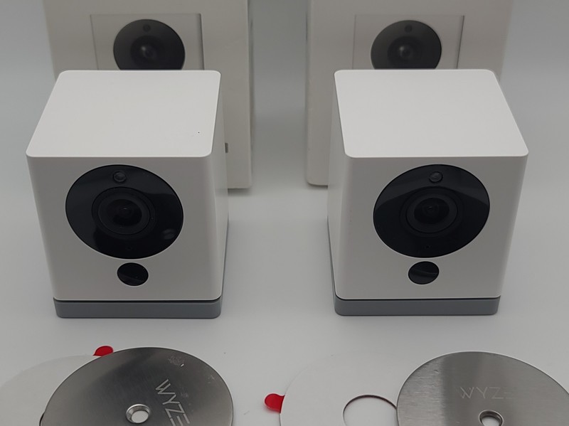 Lot of 2 Wyze Cam WYZEC2 Indoor Smart Home Security Camera - CIB - USED gallery