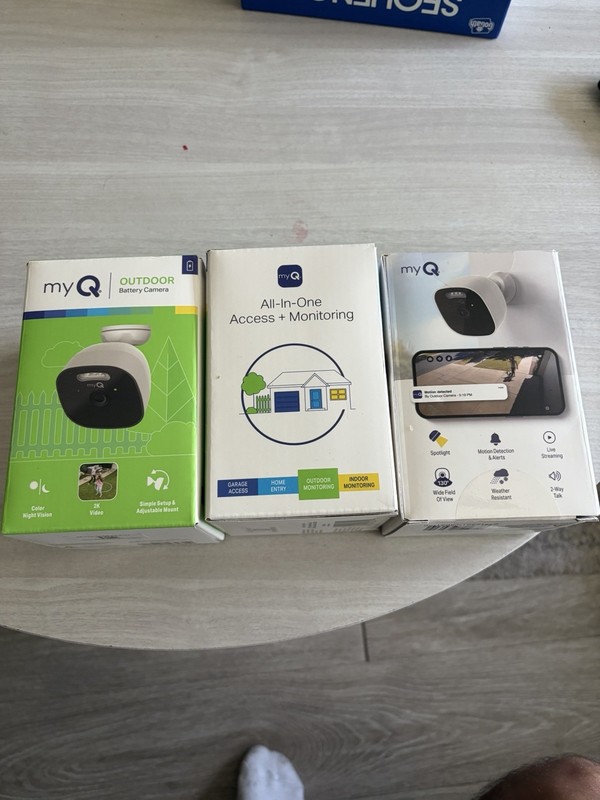 My Q Outdoor Battery-Powered Camera 3Pack gallery