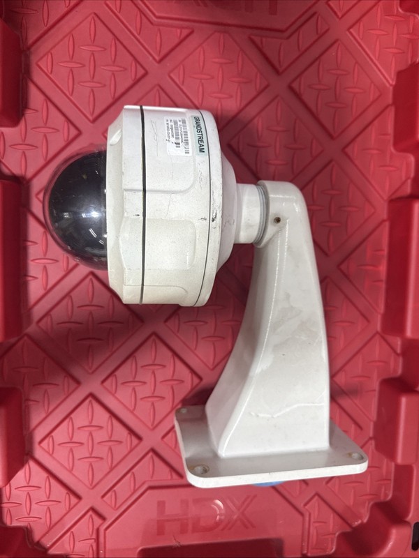 GRANDSTREAM P/N: 967-00020-03 Fixed Dome IP Camera With Wall Mount