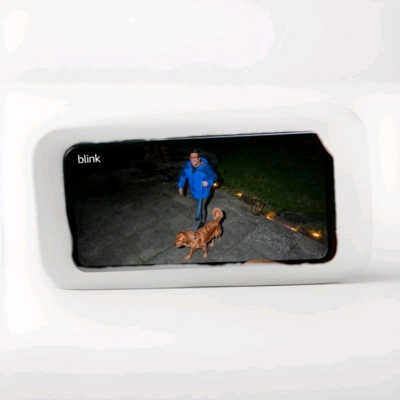 Blink Outdoor 4 Floodlight Camera (newest model) 4th Gen gallery