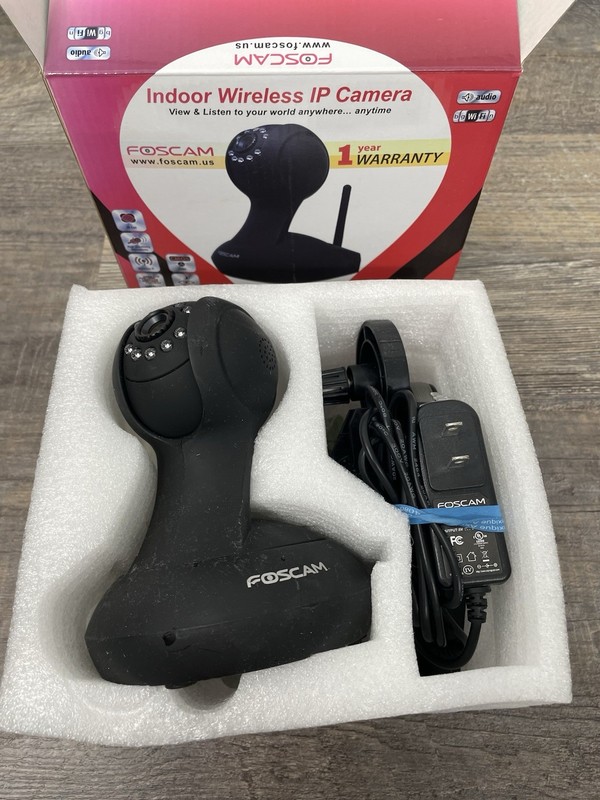 Foscam Indoor Wireless IP Camera Model FI8916W gallery