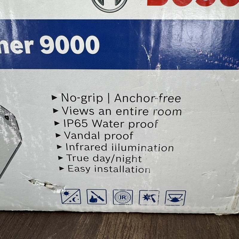 Bosch FLEXIDOME corner 9000 VCN-9095-F121 720 TVL Corner-Mount Camera gallery