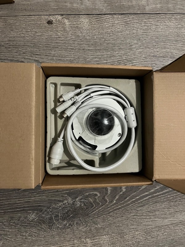 Eagle Eye Networks Mini-Dome INDOOR IP Camera (EN-CDUM-007a) Lens: B 3.6 mm gallery