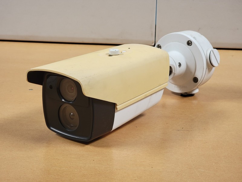 CMHR9923DW Platinum Motorized Varifocal Bullet HD-TVI Camera 2.8-12mm 2.MP WDR