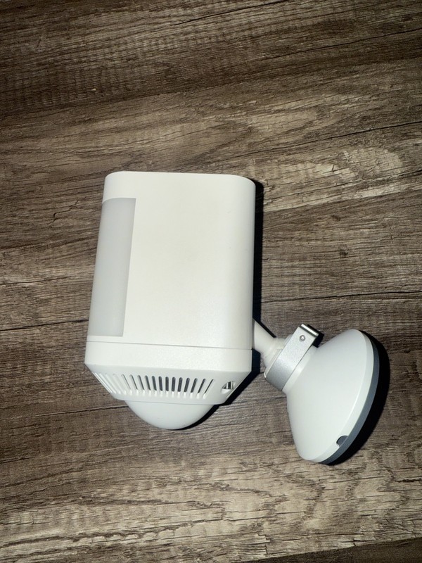 Ring Spotlight Cam Plus, Battery - White gallery