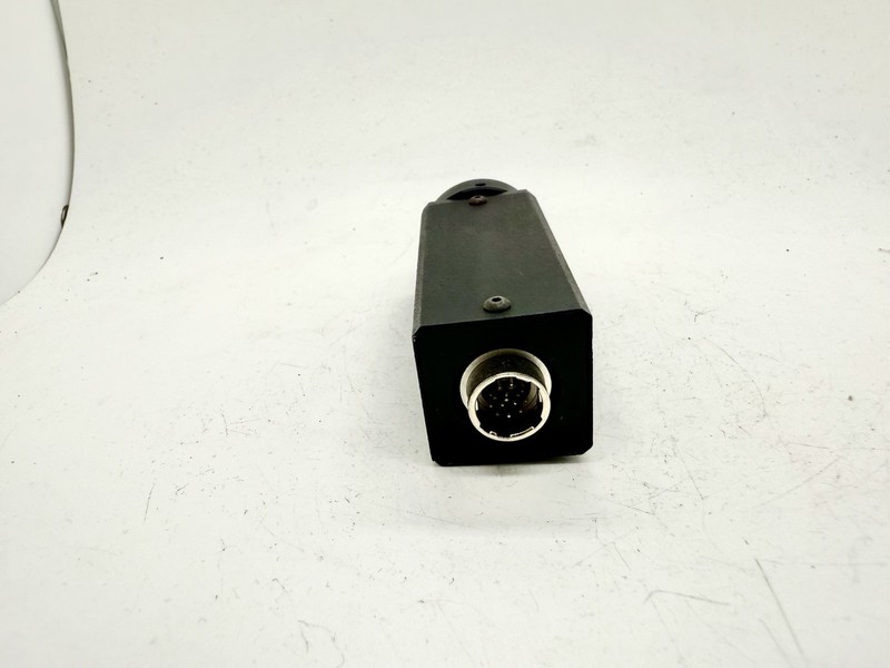lot of 4 Cohu 2700 Series 2712-1020 camera gallery