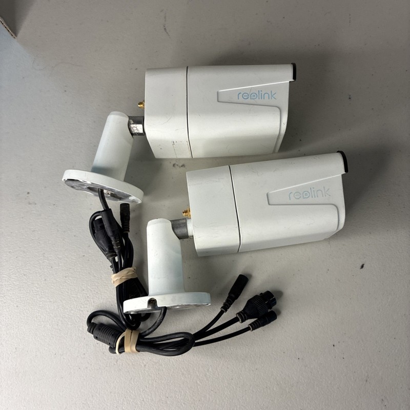 2 Reolink B800 Indoor/Outdoor 4K Ultra HD Easy PoE Security Cameras