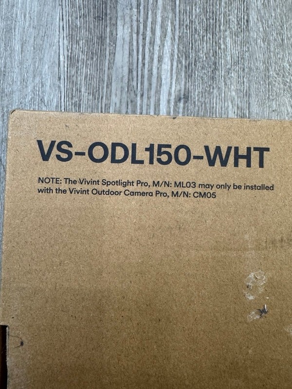 Vivint Spotlight Pro VS-ODL150-WHT for Outdoor Camera Pro Gen 3 New Fast Shippin gallery