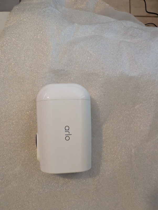 Arlo Essential XL Spotlight VMC2032 1080p Wireless Security Camera - White gallery