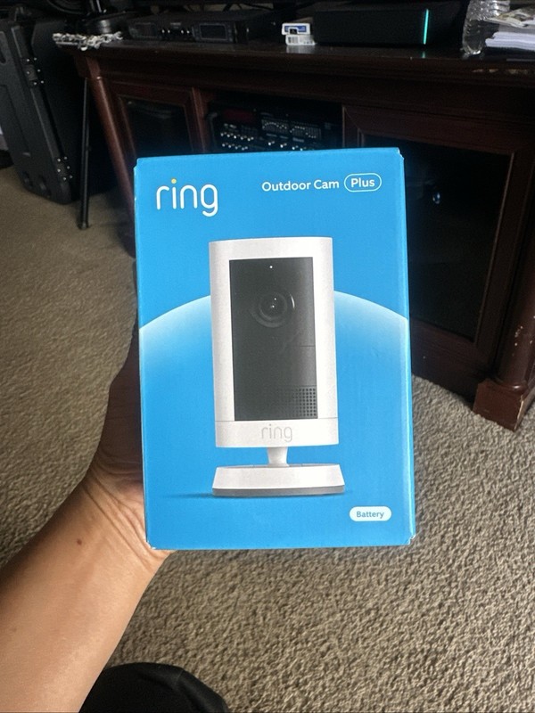 Ring Outdoor Cam Plus Battery Wi‑Fi 2K IP Security Camera White Indoor/Outdoor