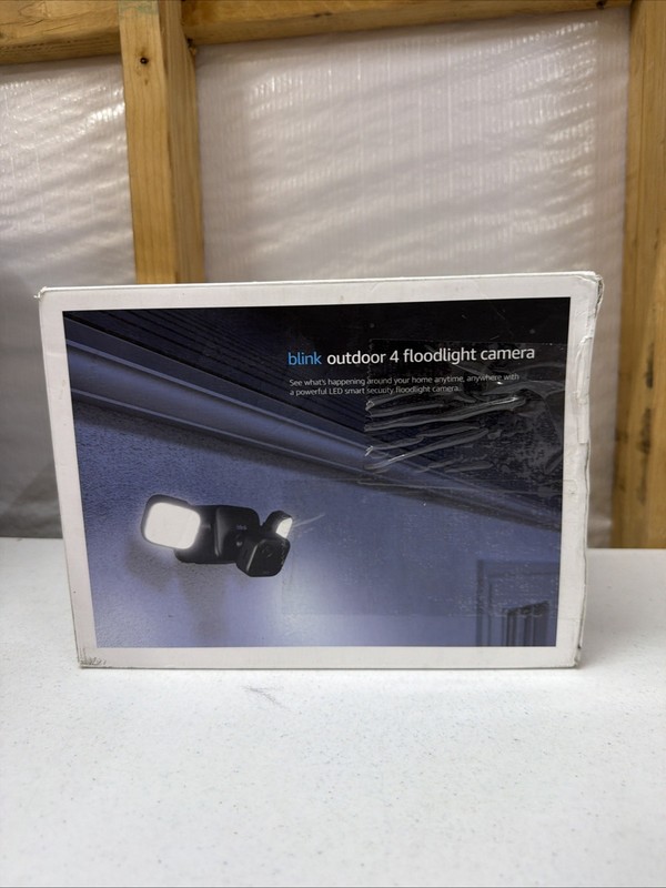 Blink - Outdoor 4 Battery-Powered 1080p Security Camera with Floodlight - Black gallery