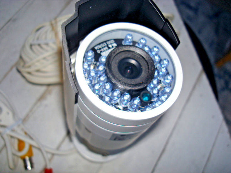 Swann PRO-642CAM 700TVL's Security Surveillance Camera w/ Night Vision - White gallery