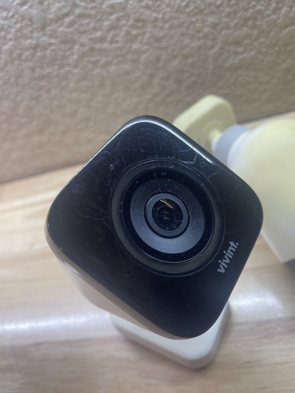 (2) Vivint Outdoor Security camera pro Gen 1 - VS-ODC300-WHT - Used gallery