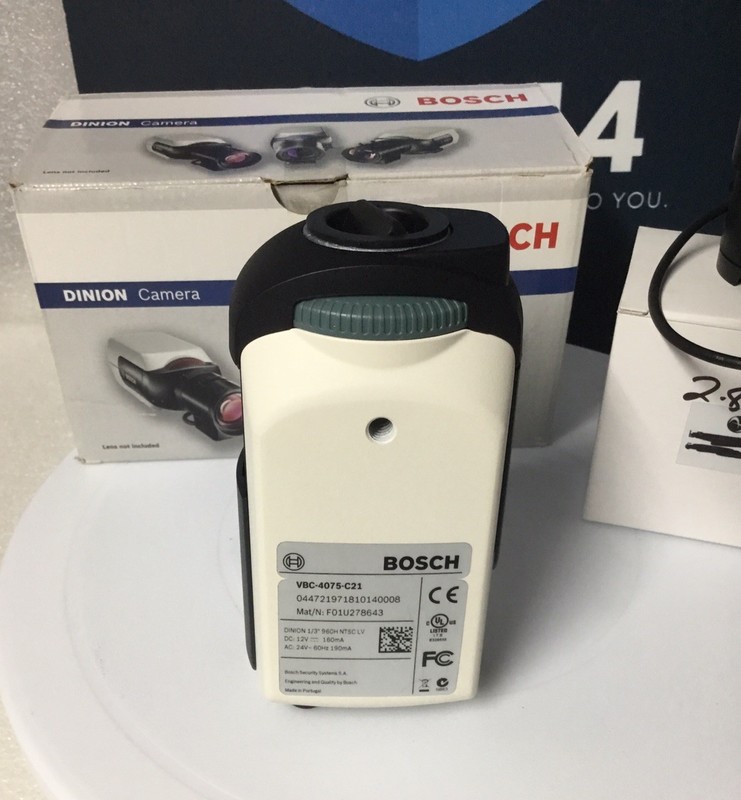 Bosch VBC-4075-C21 Color Camera High Resolution 720TVL 2.8-12mm + Wall Mount NEW gallery