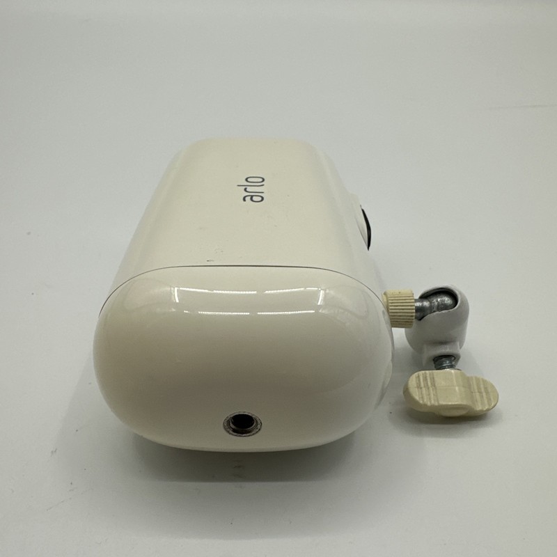 Arlo Essential XL VMC2032 Wireless Spotlight Security Camera White gallery