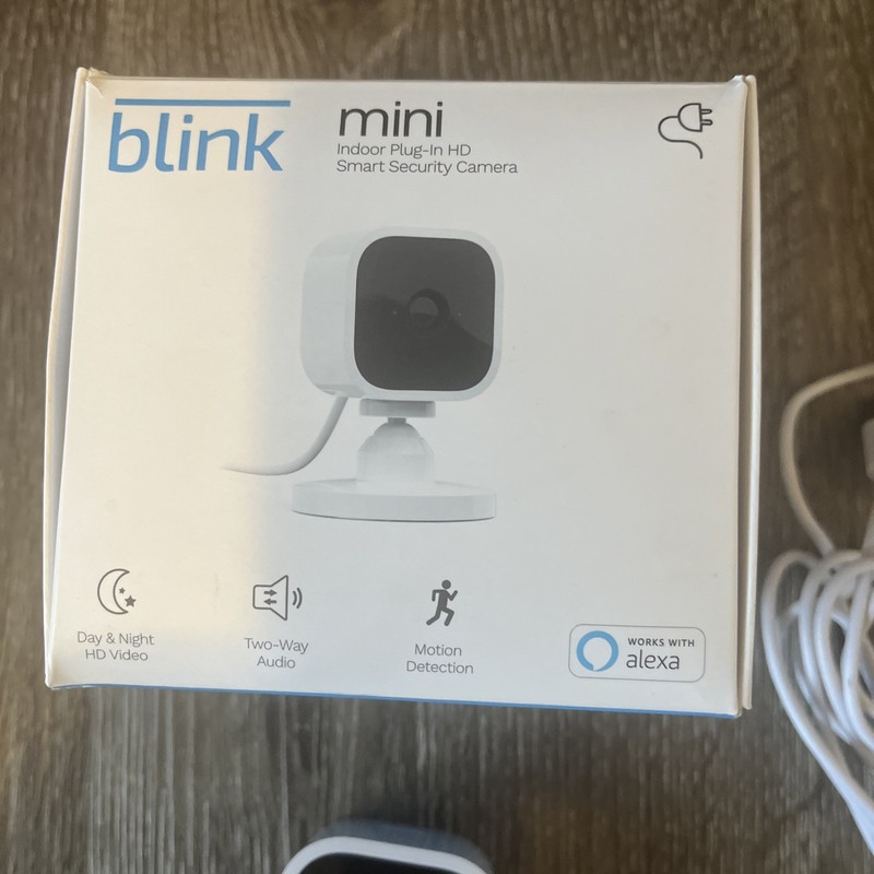 Blink Mini Indoor 1080p Wireless Security Camera - White gallery