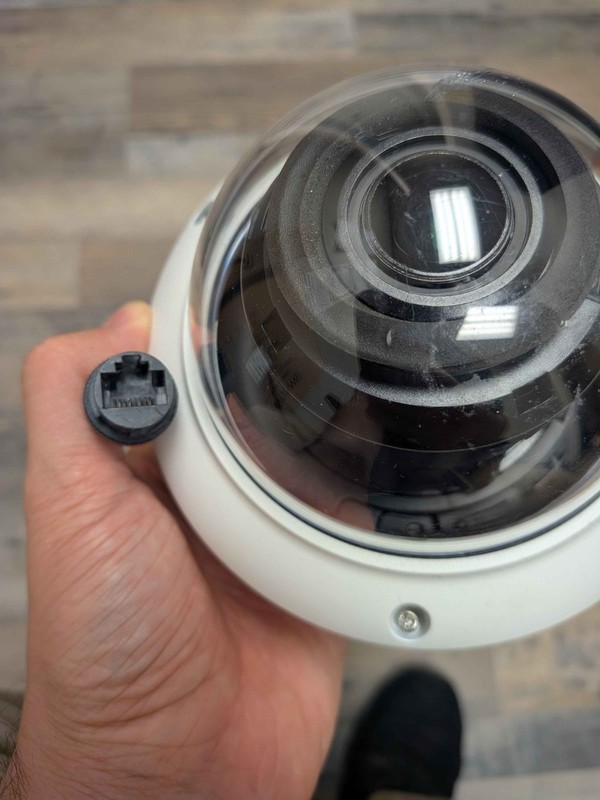 Tyco Illustra Flex - 4K Outdoor Mini-Dome Camera gallery