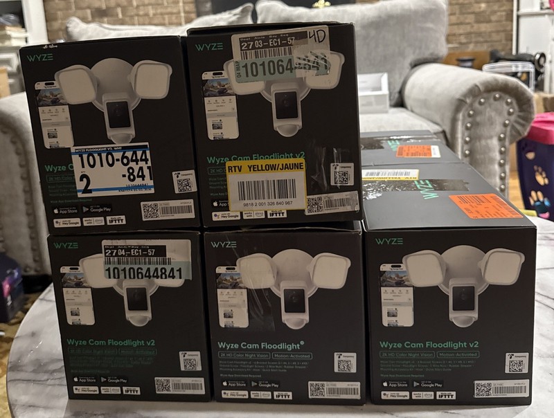 Wyze Floodlight V2 Camera ( Lot of 10 ) Outdoor Security Camera White gallery