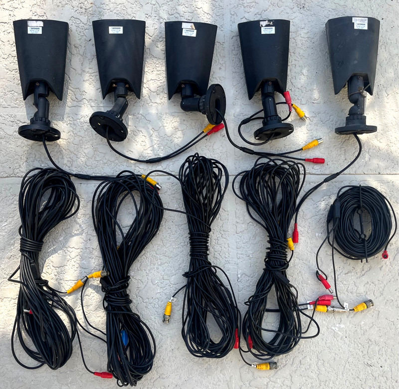 Lot of Defender 21146 Wired Security Cameras Set Of 5 + Cables No DVR