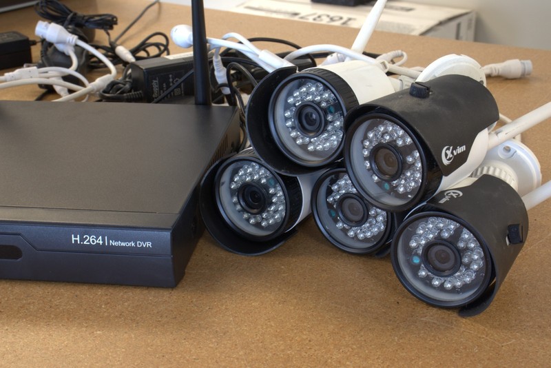 XVIM H.264 Network DVR and 8 Cameras *Tested* gallery