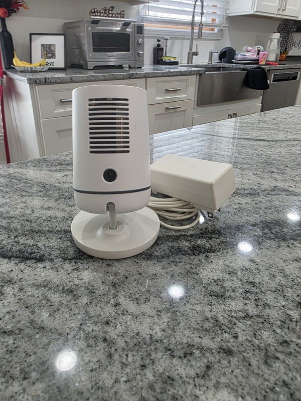Vivint Ping SmartHome Indoor Camera V-CAM1 gallery