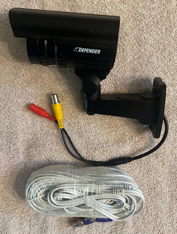 Defender Security Camera #21006 w/ Night Vision + BNC Cable Never used gallery