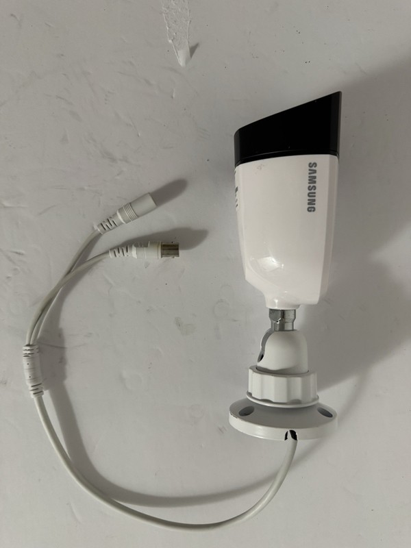 Samsung SDC-5340BCN Bullet Analog Color Security Camera + 60’ cable ( one ) gallery