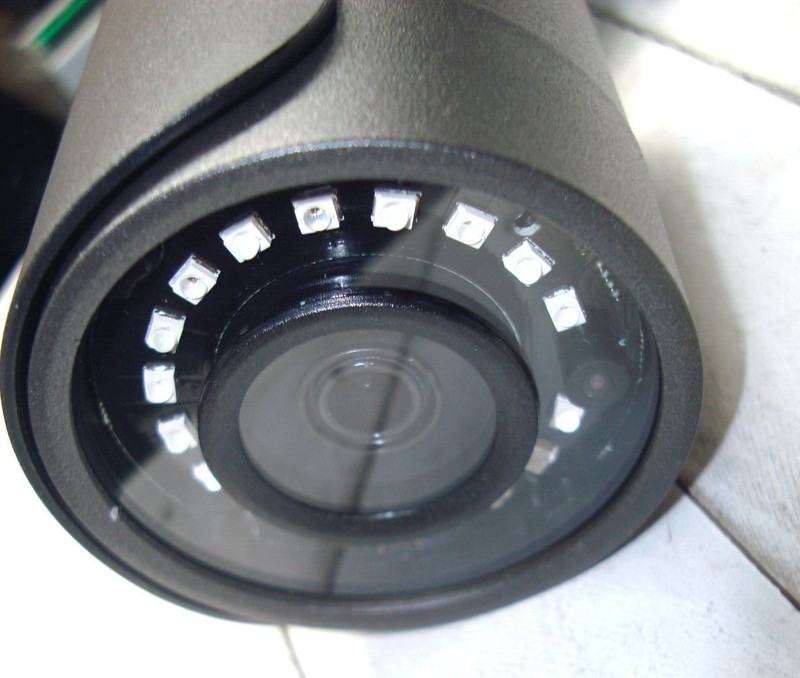 Q-See QCA8050BA 1080p Analog HD BNC Security Camera Black PLUS 60' Cable gallery