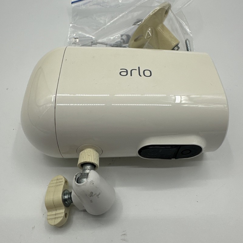 Arlo Essential XL VMC2032 Wireless Spotlight Security Camera White gallery