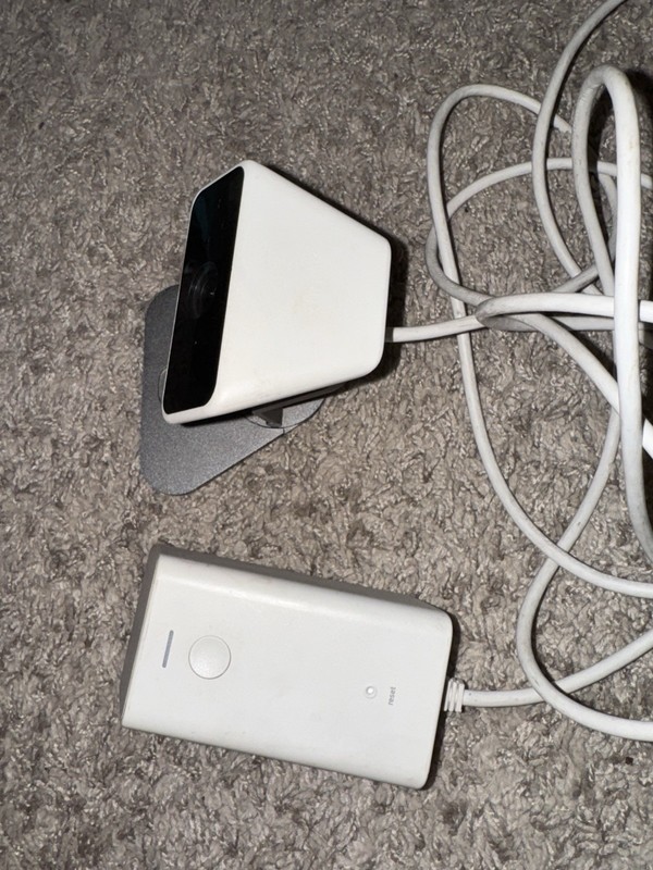 Comcast Xfinity XCAM Security Surveillance Camera with XW4 Power Adapter Untest gallery