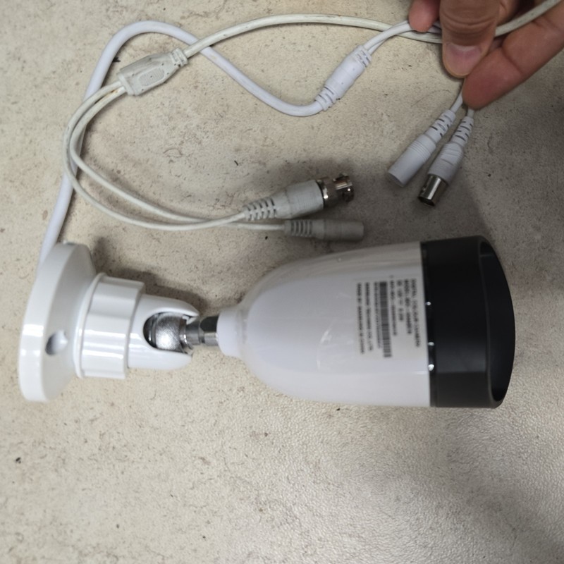 Samsung SDC-5340BCN Bullet Analog Color Security Camera + 60’ cable ( one ) gallery